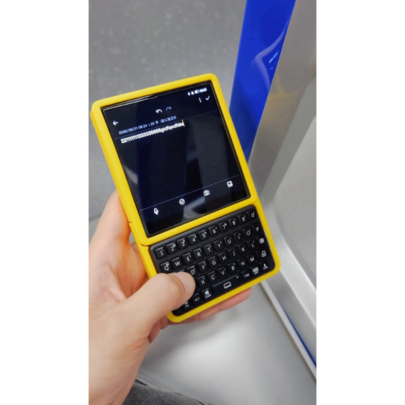 Keyboard Case for Coolpad Smal - đánh giá và giá Retro Gaming Phone